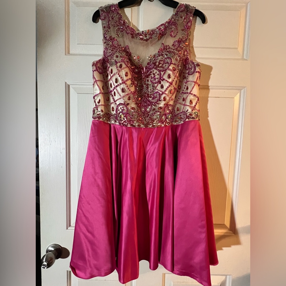 Elegant Rhinestone Embellished Prom/Homecoming Dress